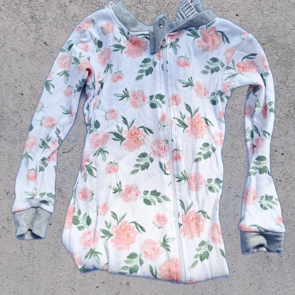 10 for $50 girls Carters pajamas . Sz 24m